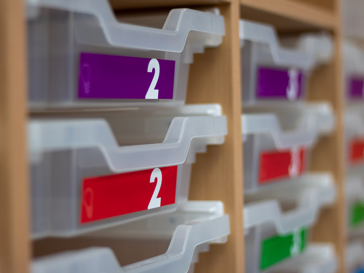 Rekenkast met spellen en materialen